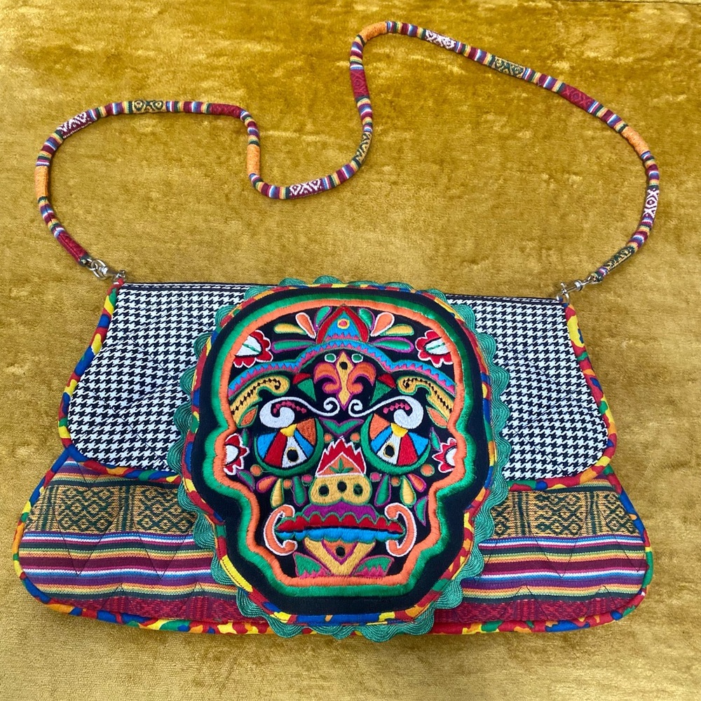 Colorful Mexican patterned Ragmatazz purse/clutch.